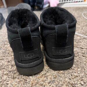 UGG Kids Black Suede Plush-Lined Ankle Boots
